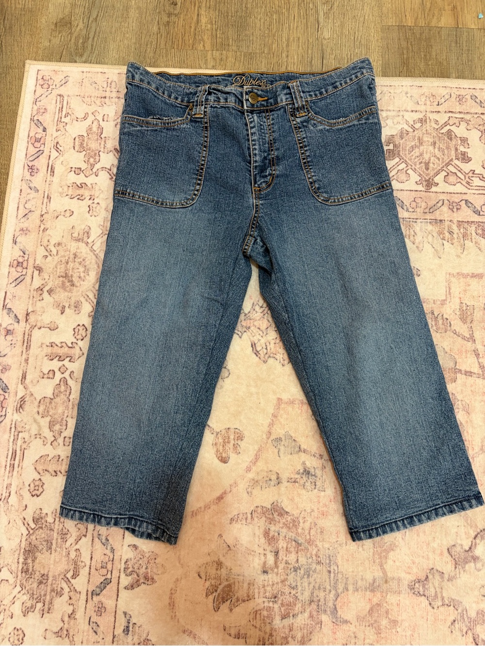 Classic Women's Blue Denim capris